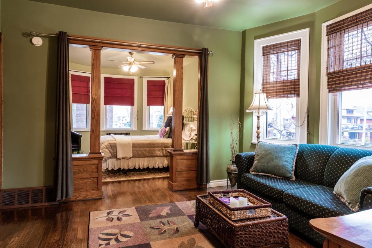 A Hidden Gem Bed And Breakfast Windsor Extérieur photo