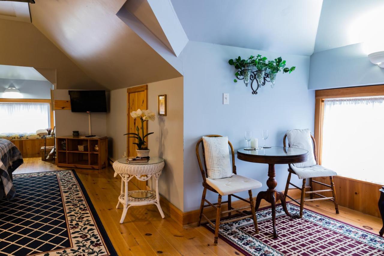 A Hidden Gem Bed And Breakfast Windsor Extérieur photo