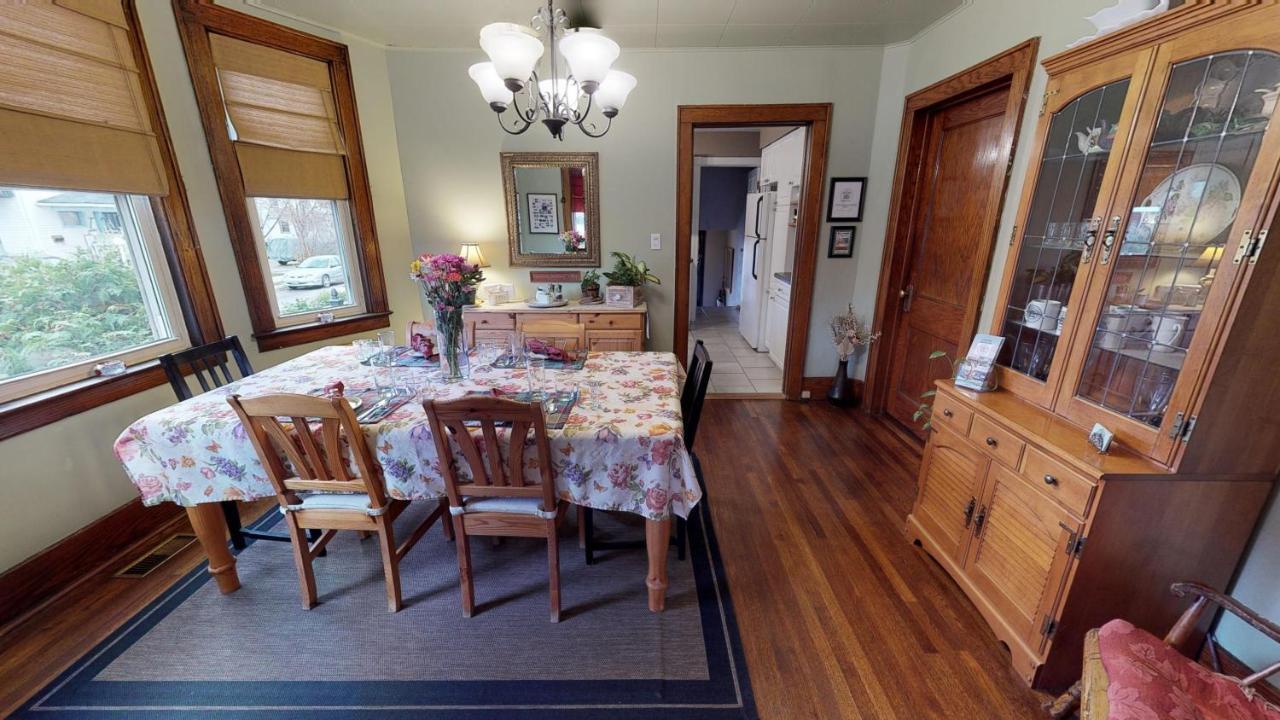 A Hidden Gem Bed And Breakfast Windsor Extérieur photo