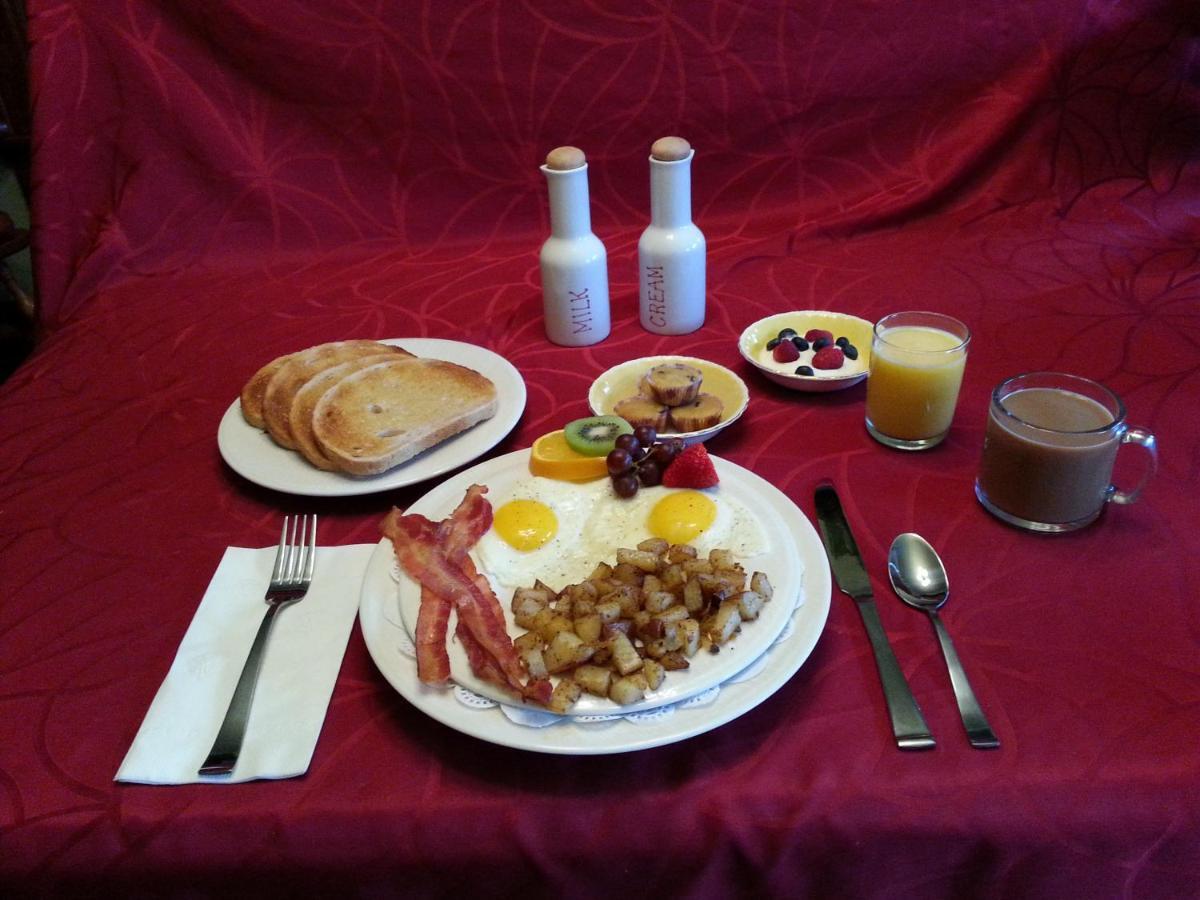 A Hidden Gem Bed And Breakfast Windsor Extérieur photo
